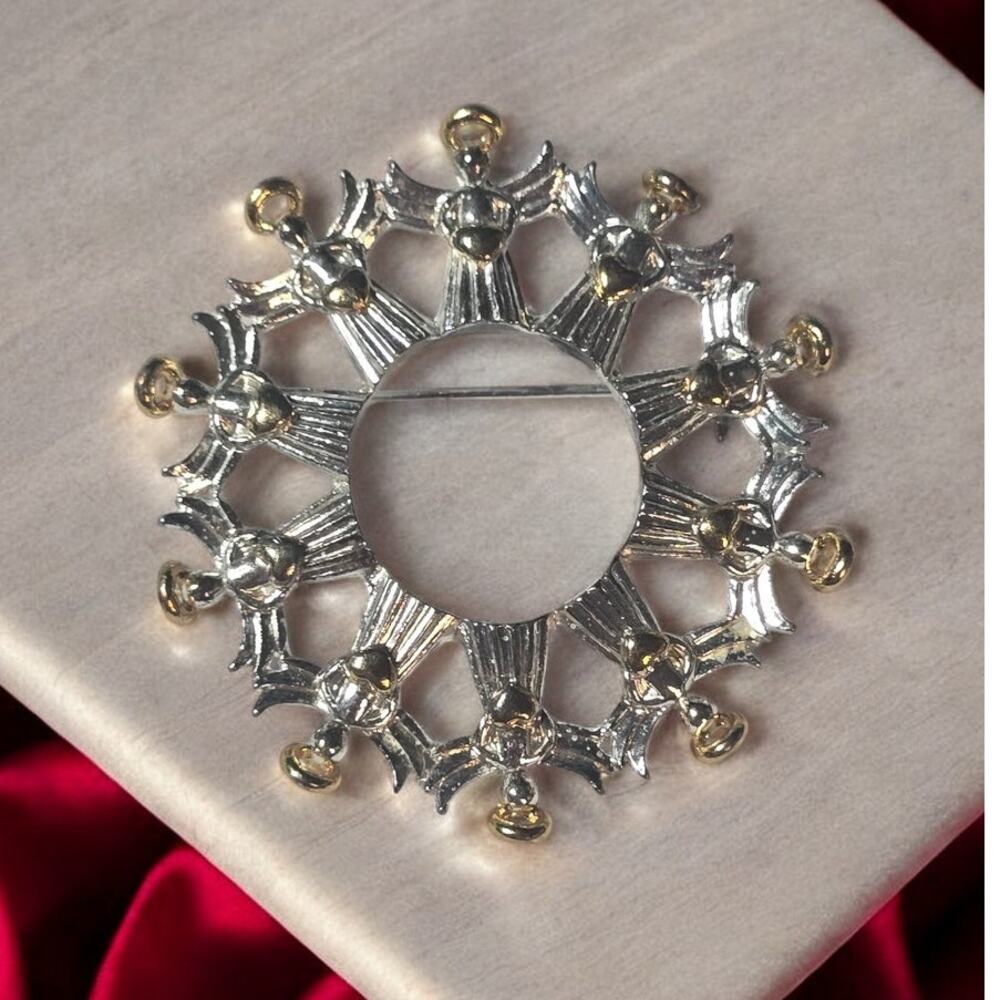 Avon Angel Wreath Brooch Gold Silver Tone Vintage Pin – Holiday Collectible
